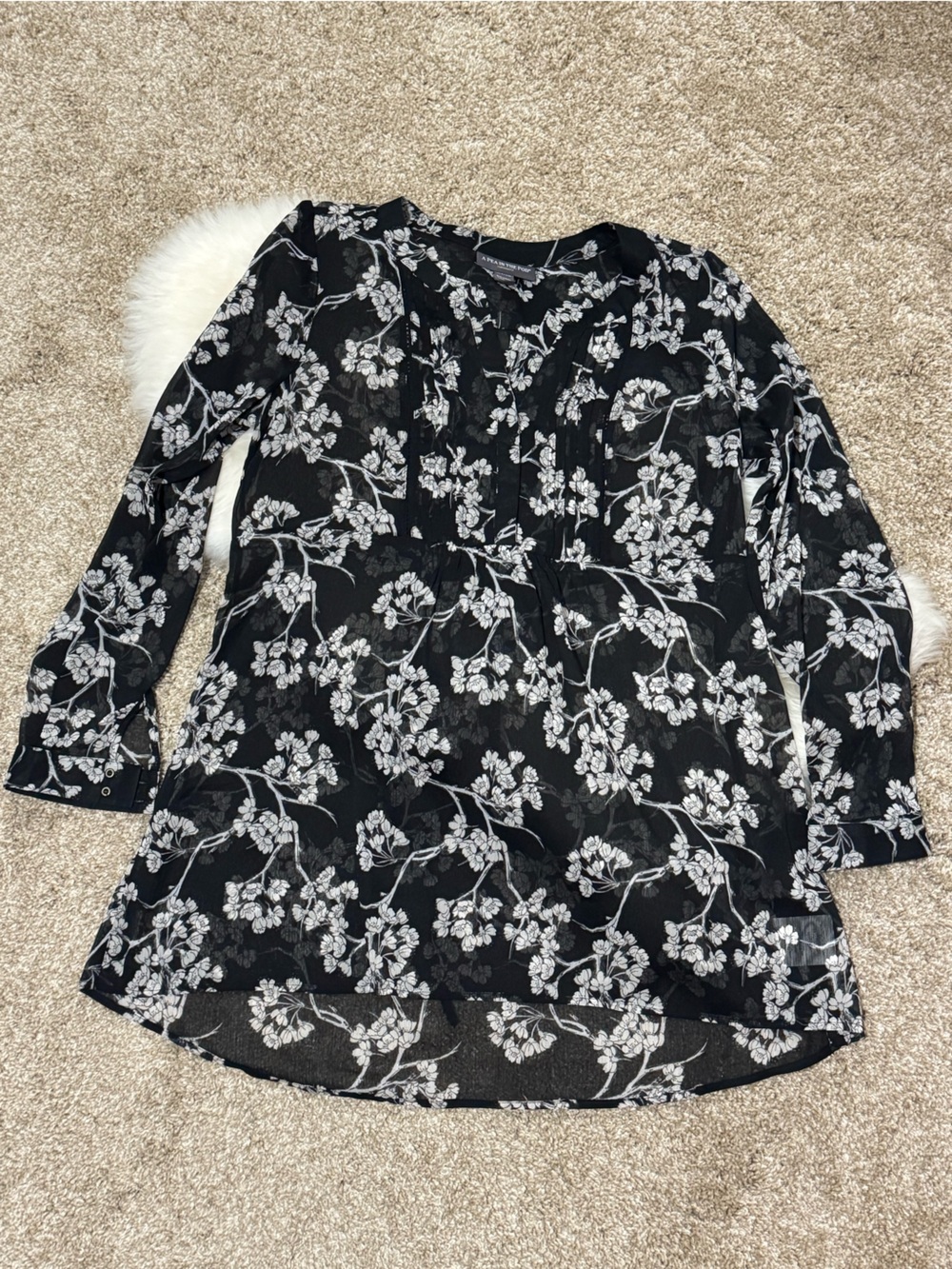 A Pea in the Pod Maternity Black and White Floral Long Sleeve Tunic Top Size S